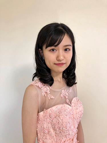 横田 理央